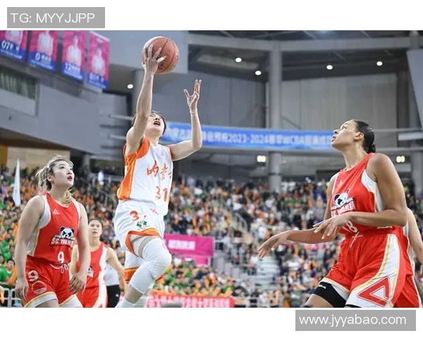 内蒙古女篮迎战山东队全力争胜展现团队实力与拼搏精神